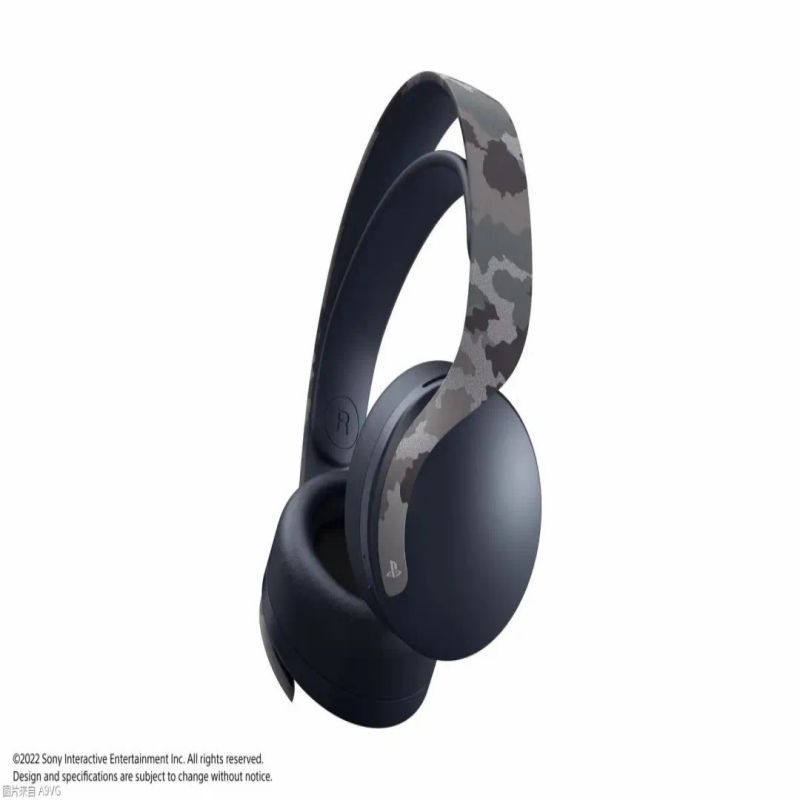 Headset in grey camouflage-type case